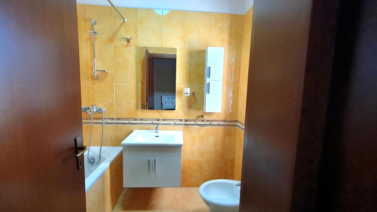 Star Apartment Тирана Экстерьер фото